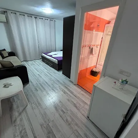 Vila Dany&camy Guest house *